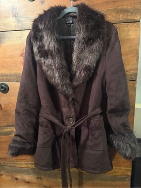 Dark Brown Faux-Fur Trim Tie-Waist Coat with Lace Embroidery Pockets